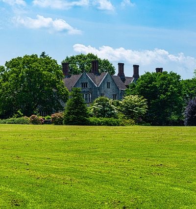 🏠 Houses & Apartments/ Flats