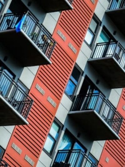 🏠 Houses & Apartments